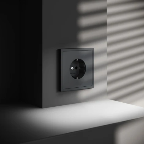 Розетка с заземлением (графит) Voltum S70 VLS040107