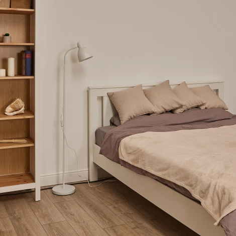 Торшер напольный под лампу Е27, 60W, с регулировкой наклона, белый Uniel UML-T701 E27 WHITE