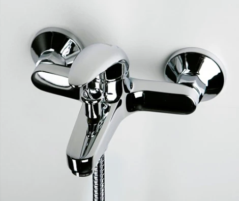 Смеситель Wasserkraft Isen 2601 для ванны с душем