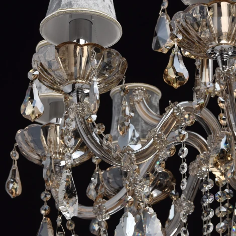 Подвесная люстра Chiaro Ивелина 475010208