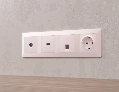 Комплект механизма Ethernet RJ-45 розетки экранированной с автоматической защитной шторкой встраиваемый (жемчуг) Ambrella Volt QUANT MA212005
