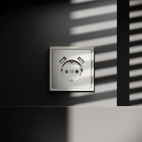 Розетка с заземлением, шторками и USBх2 (шелк) Voltum S70 VLS040404