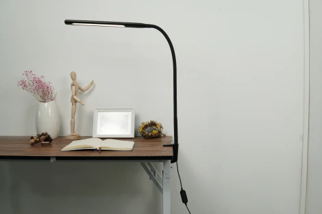 Настольная лампа на струбцине Donolux Kaa T111043TW1B (LED, 220V, сенсорный выключатель)