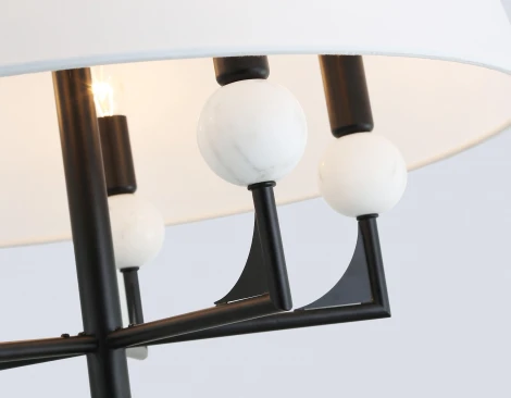 Потолочная люстра на штанге Ambrella High Light LH75150