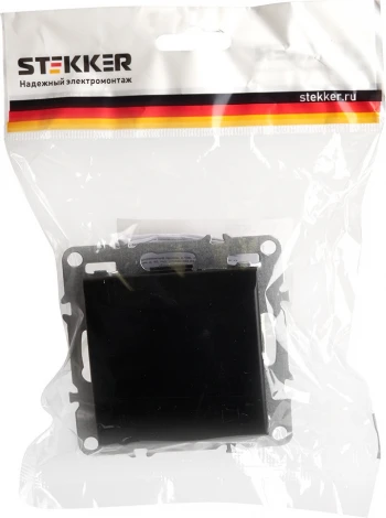Розетка с заземлением защитной крышкой и шторками (черный) Stekker Эрна 49156
