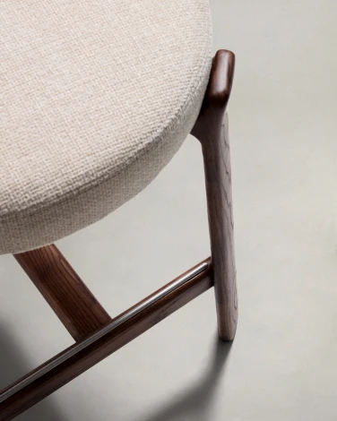 Полубарный стул Granite из бежевого шенилла и ясеня с отделкой орех 65 см La Forma (ex Julia Grup) 301957