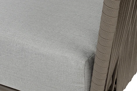 "Багамы" кресло плетеное из роупа, каркас алюминий бежево-серый (RAL7006) муар, роуп серо-коричневый 23мм, ткань светло-серая 4SIS арт.УТ-00009553