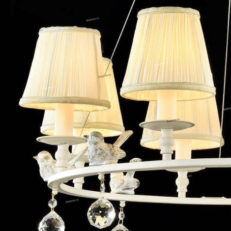 Подвесная люстра Maytoni Voyage ARM112-08-W