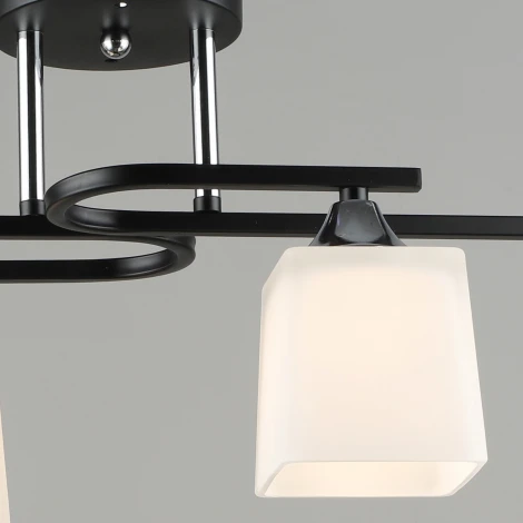 Потолочная люстра на штанге Reluce 06194-0.3-04 BK+CH (220V)