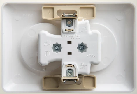 Розетка встраиваемая двойная без заземления (белый) Systeme Electric Etude PC16-105B