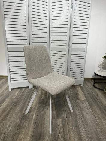 Обеденный стул M-City ELVIS WZ2042-02 светло-бежевый/ белый каркас