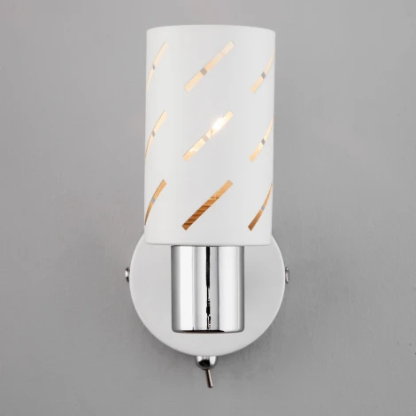 Спот Eurosvet Fente 20090/1 белый/хром (220V, выключатель)