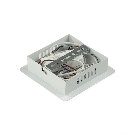 Потолочная люстра светодиодная с ПДУ Lumion Kvadro 8026/42CL белый/белый, металл/акрил LED 42W 3000-6000К 220V