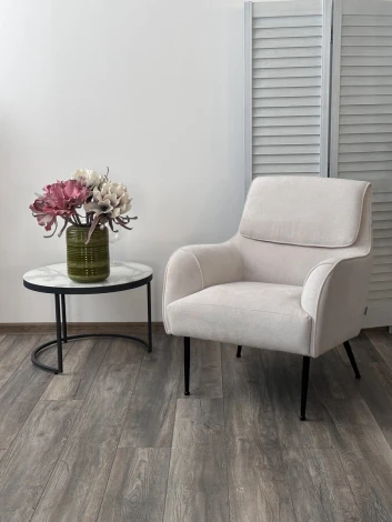 Кресло M-City MAGDA Cato-01 белый, ткань / черный каркас