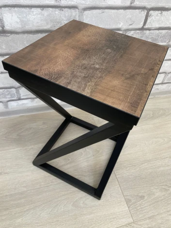 Табурет Саен 6, Трансильвания, Мир стульев