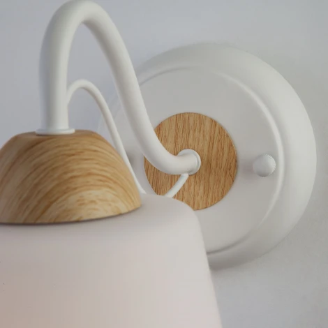 Бра Eurosvet Betty 70062/1 белый (220V, выключатель)