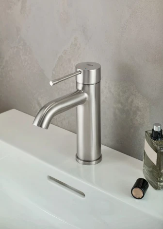 Смеситель Grohe Essence New 23590001 для раковины