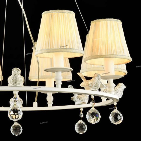 Подвесная люстра Maytoni Voyage ARM112-08-W