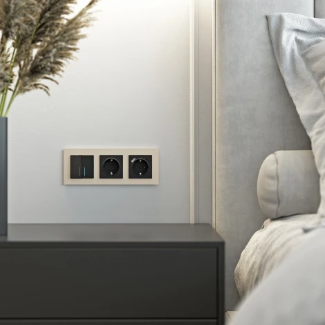 Рамка на 3 поста (шампань, стекло soft-touch) Werkel W0033111 (a064578)