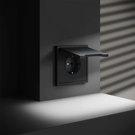 Розетка с заземлением, шторками и крышкой (графит) Voltum S70 VLS040307