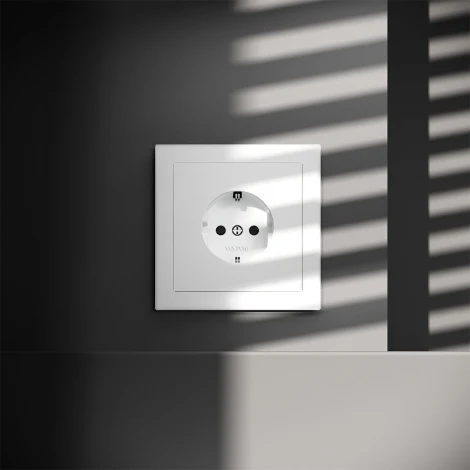Розетка с заземлением и шторками (белый матовый) Voltum S70 VLS040202