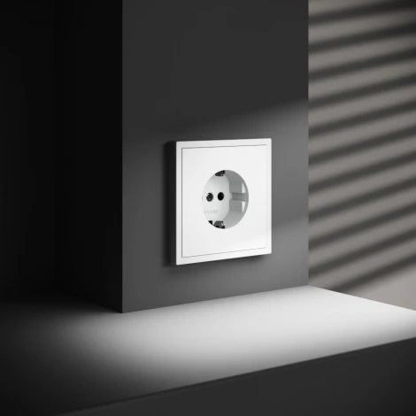 Розетка с заземлением (белый матовый) Voltum S70 VLS040102