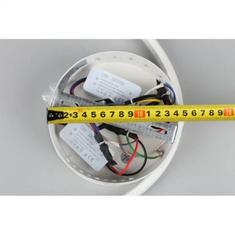 Потолочная люстра Omnilux 49 OML-04907-64