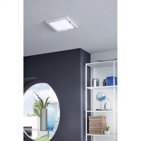 Точечный накладной линейный светильник с выключателем Brilliant Jule G94610/21