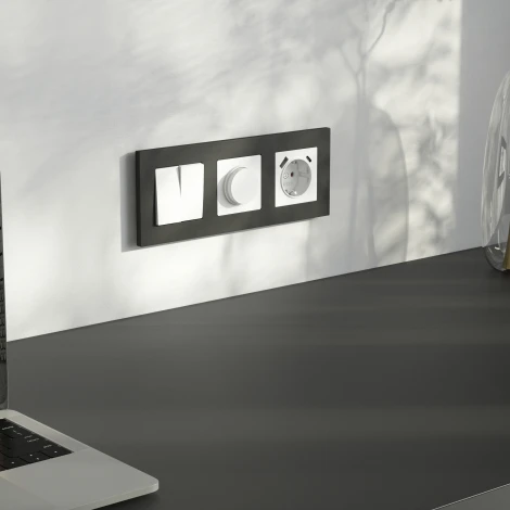 Розетка с заземлением, шторками и USB Type A+С (белый матовый) Werkel W1171761