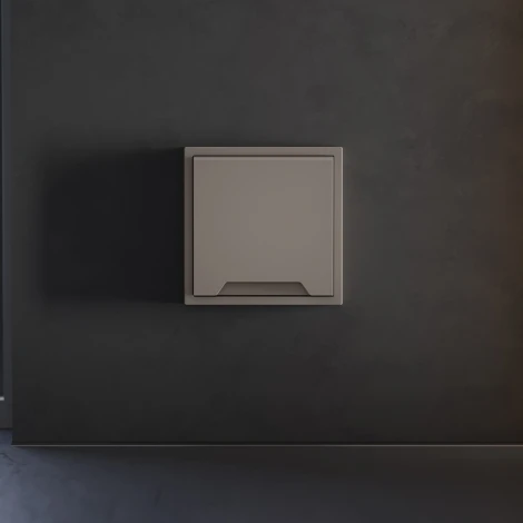 Накладка для розетки с заземлением защитными шторками и крышкой (капучино) Voltum S70 VLS000814