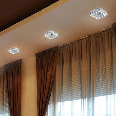 Встраиваемый точечный светильник Novotech Neviera 370171