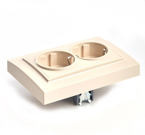 Розетка двойная с заземлением и шторками (слоновая кость) Stekker Эрна 39240