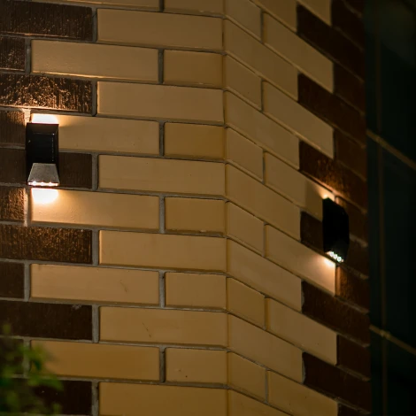 Светильник настенный на солнечной батарее. 6 светодиодов, 1*АА Ni-Mh аккумулятор в/к. IP44 Uniel USL-F-154/PT120 NEWYORK