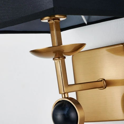 Бра Favourite Diva 2822-1W (220V, куб)