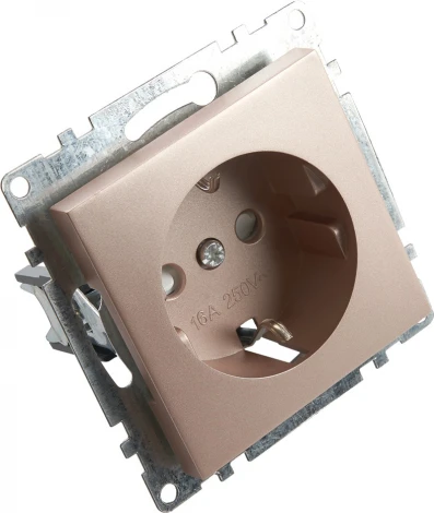 Розетка с заземлением и шторками (шампань) Stekker Катрин 39596