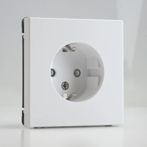 Розетка с заземлением и шторками (лотос) Systeme Electric GAL001345