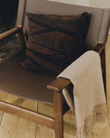 Кресло Jan из переработанной кожи темно-коричневого цвета и ясеня в ореховом цвете La Forma (ex Julia Grup) 301332