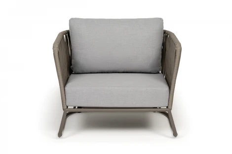 "Багамы" кресло плетеное из роупа, каркас алюминий бежево-серый (RAL7006) муар, роуп серо-коричневый 23мм, ткань светло-серая 4SIS арт.УТ-00009553