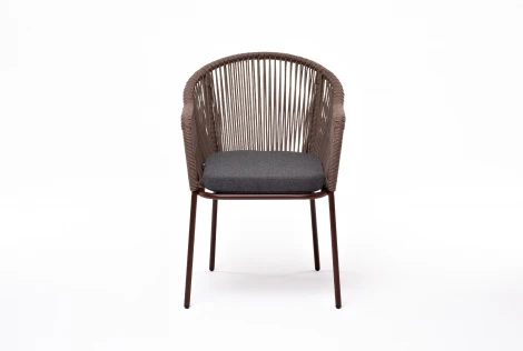 "Лион" стул плетеный из роупа, каркас из стали коричневый (RAL8016) муар, роуп коричневый круглый, ткань бежевая 4SIS арт.УТ-00006951