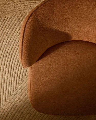 Кресло Ulit из терракотового шенилла с ножками из бука в натуральной отделке La Forma (ex Julia Grup) арт.219331