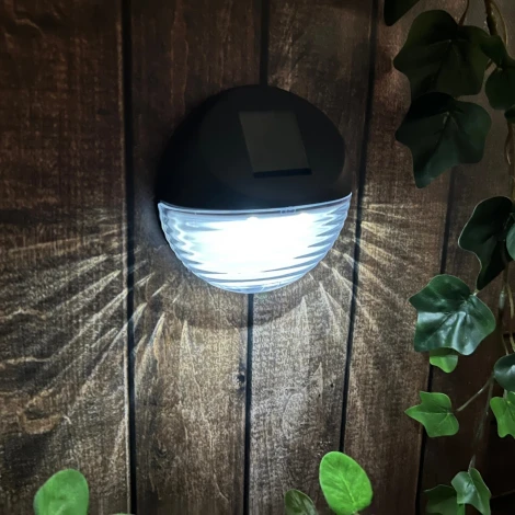 Настенный светильник уличный на солнечной батарее Uniel USL-F-151/PТ110 BRIGHT (LED, IP44)