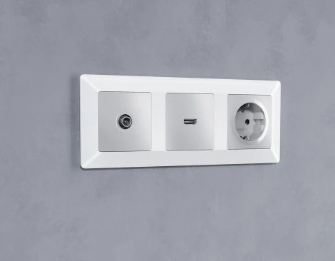 Лицевая панель Ambrella Volt ALFA (Серебро глянец) для TV розетки QUANT AP4130