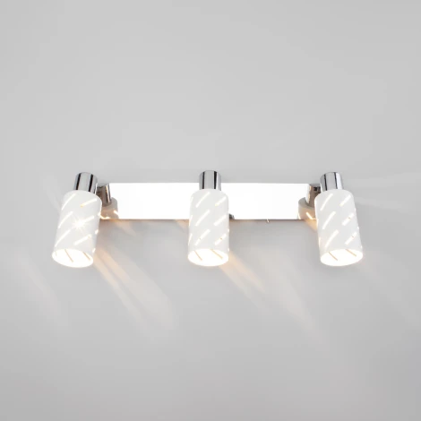 Спот Eurosvet Fente 20090/3 белый/хром (220V, выключатель)