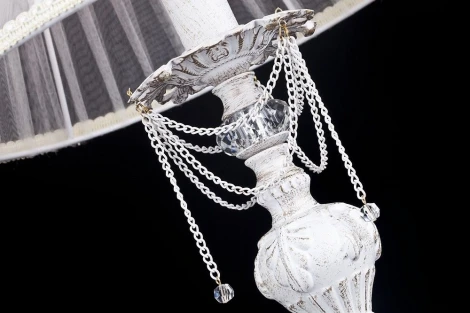 Интерьерная настольная лампа Maytoni Lolita ARM305-22-W