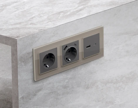 Лицевая панель Ambrella Volt ALFA (Антрацит серый) для розетки 2USB тип A+C QUANT AP6610