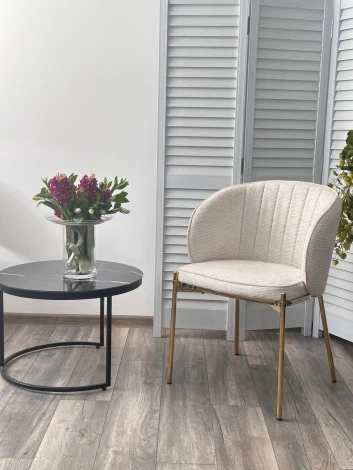 Стул M-City DIANA Modica-40 бежево-белый, ткань / золотой каркас