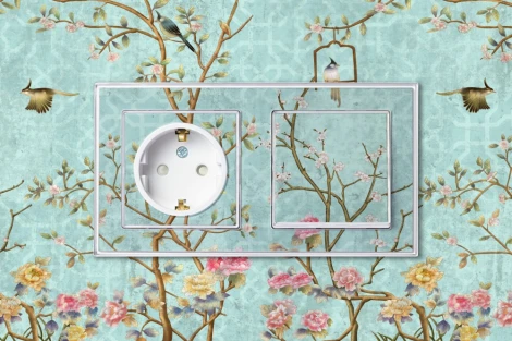 Розетка встраиваемая с заземлением и шторками (белый) Systeme Electric AtlasDesign ATN200145