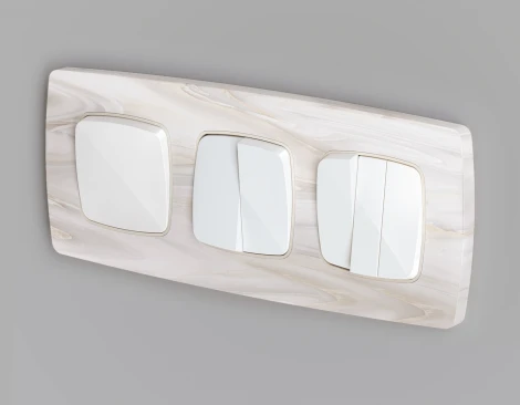 Лицевая панель Ambrella Volt OMEGA (Белый глянец) для 3-клавишных выключателей QUANT OP1050