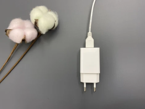 Интерьерная настольная лампа Uniel TLD-572 White/Led/500Lm/4500K/Dimmer (220V)