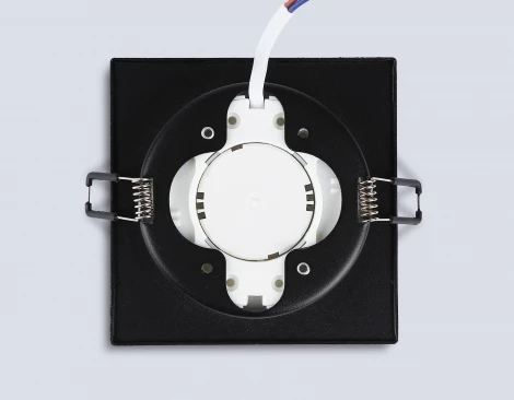 Светильник встраиваемый IP44 Ambrella Techno Spot TN6710 (220V)